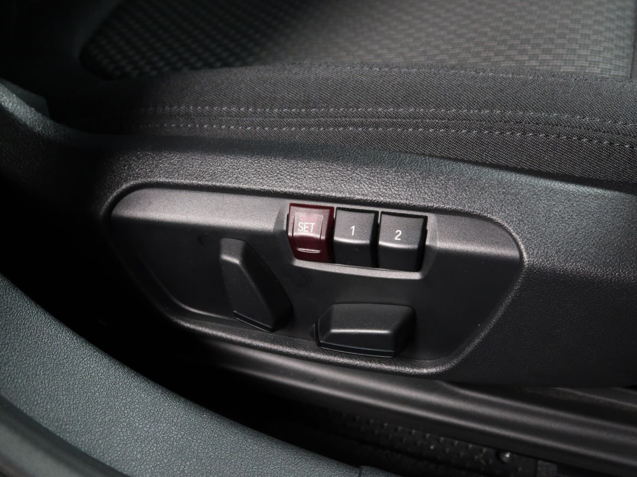 F40 118d Sports Hatch 5-door B47 2.0d