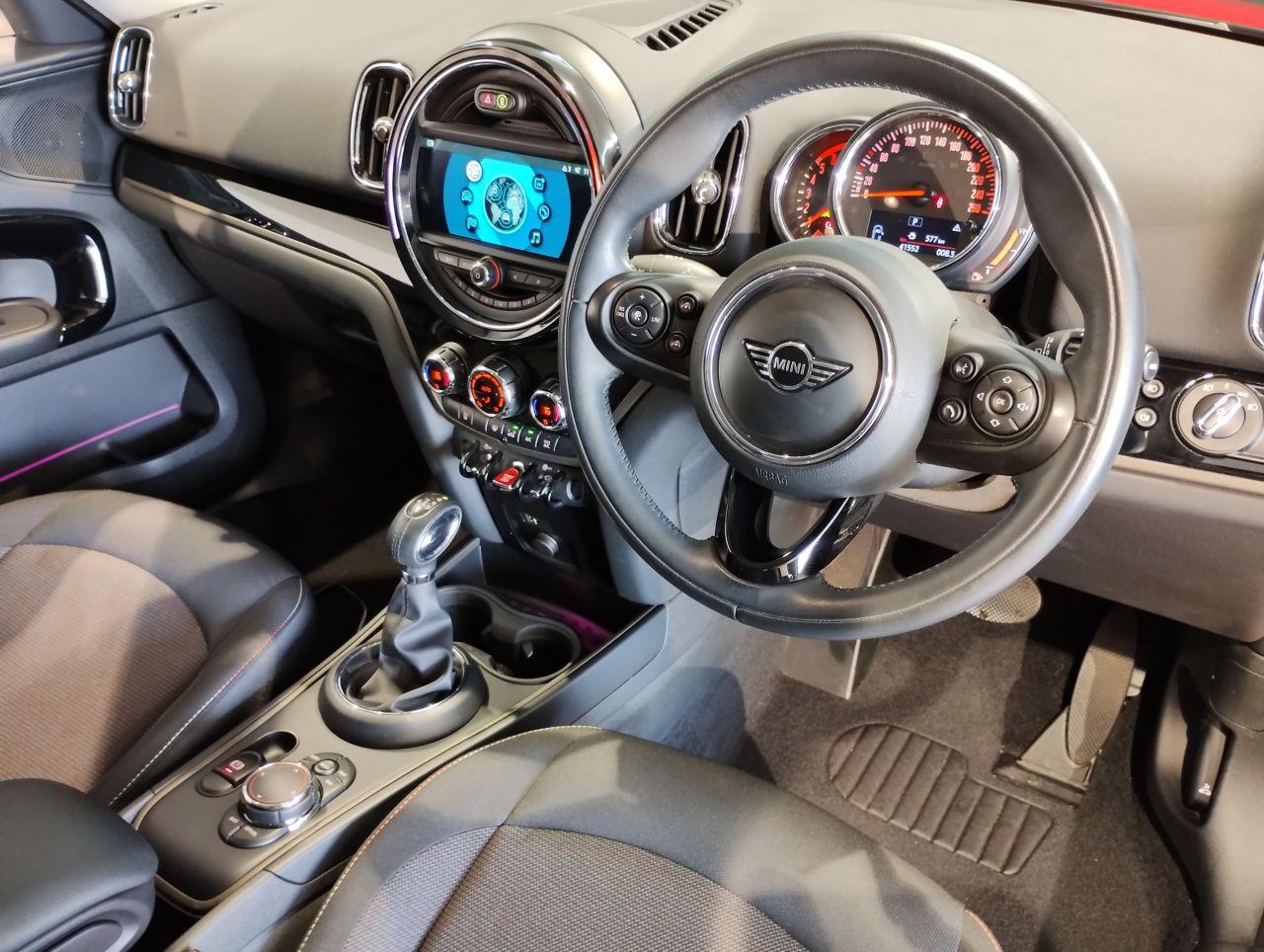 MINI CROSSOVER COOPER D