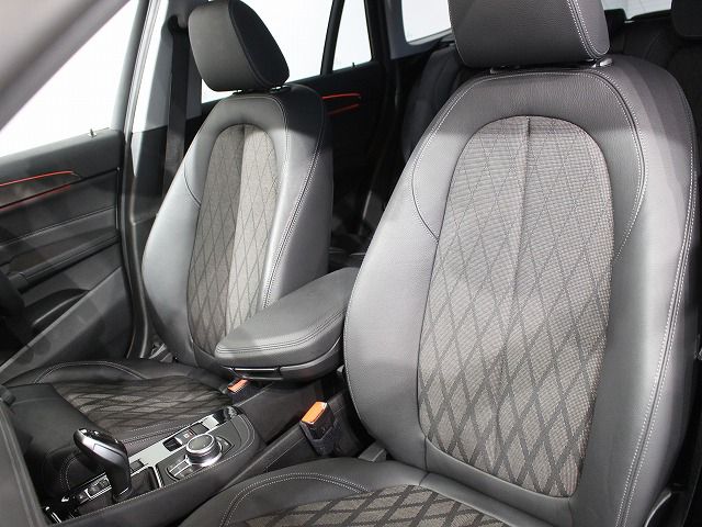 X1 sDrive18i RHD