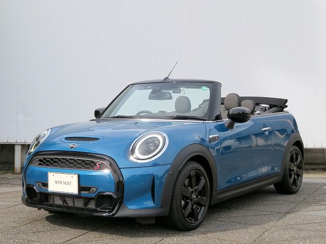 THE NEW MINI COOPER S CONVERTIBLE.