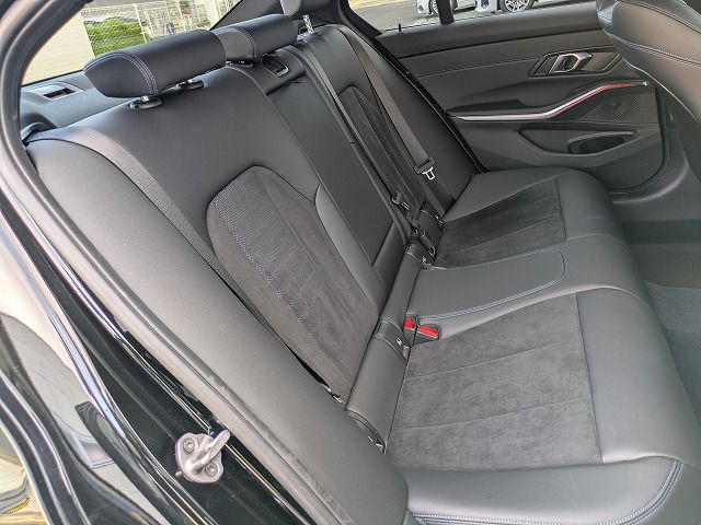 320d xDrive Berline RHD