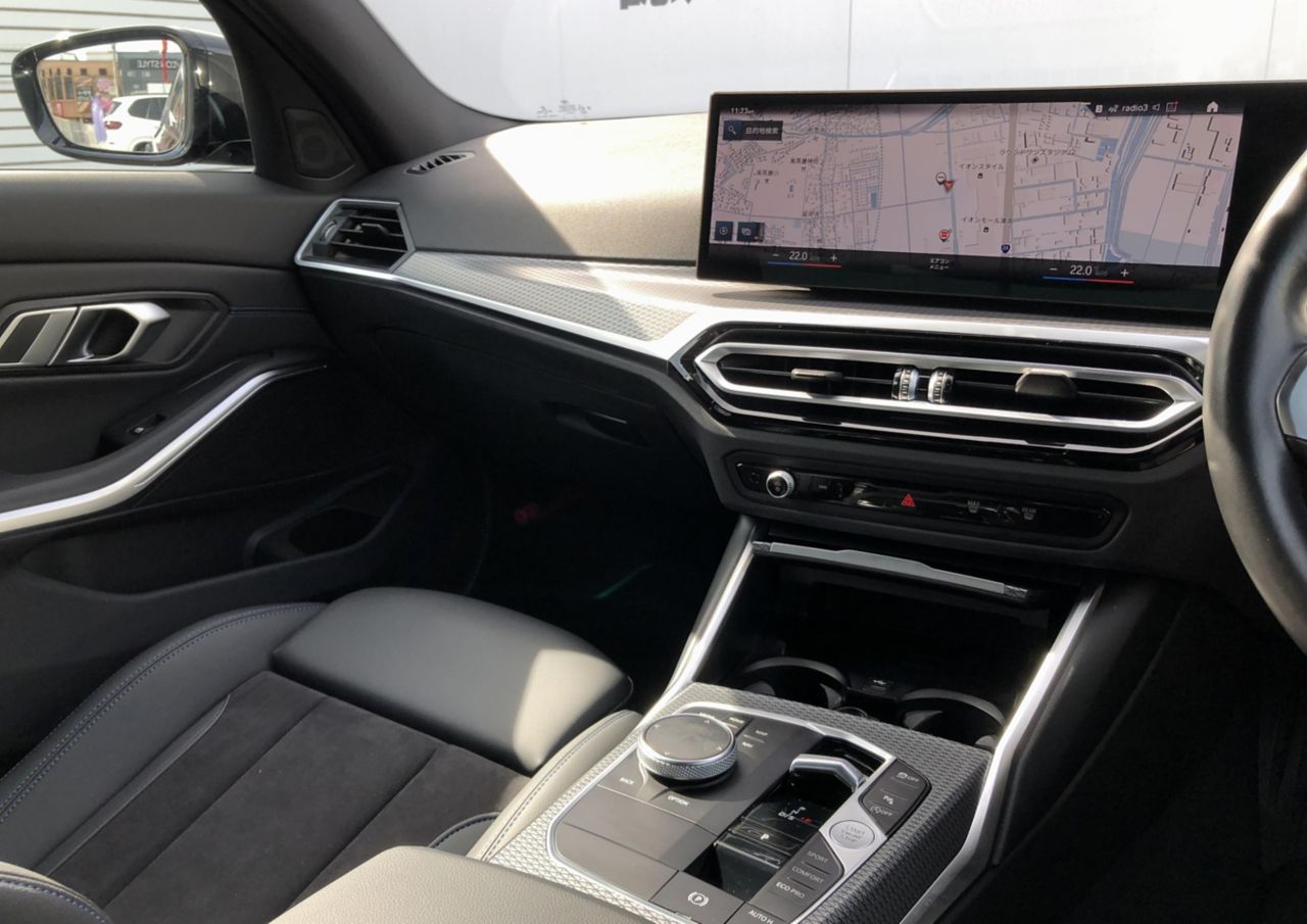 320d xDrive Berline RHD