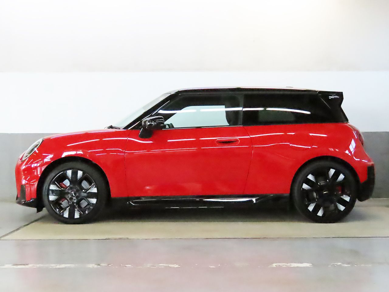 J01 MINI John Cooper Works Electric