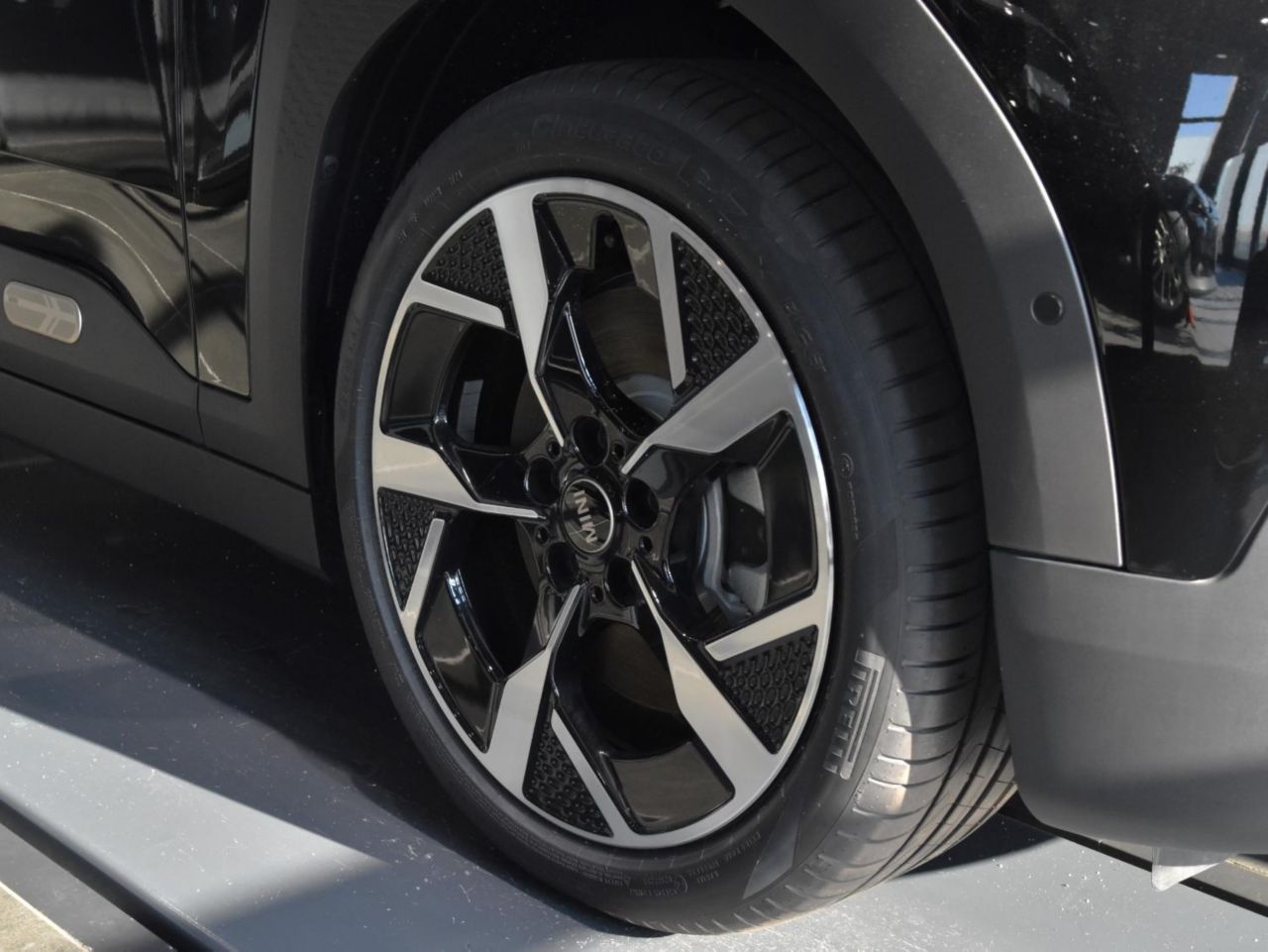 J05 MINI Aceman SE
