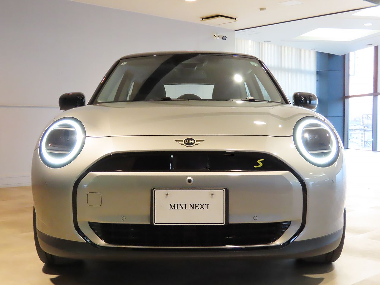 J01 MINI Cooper SE