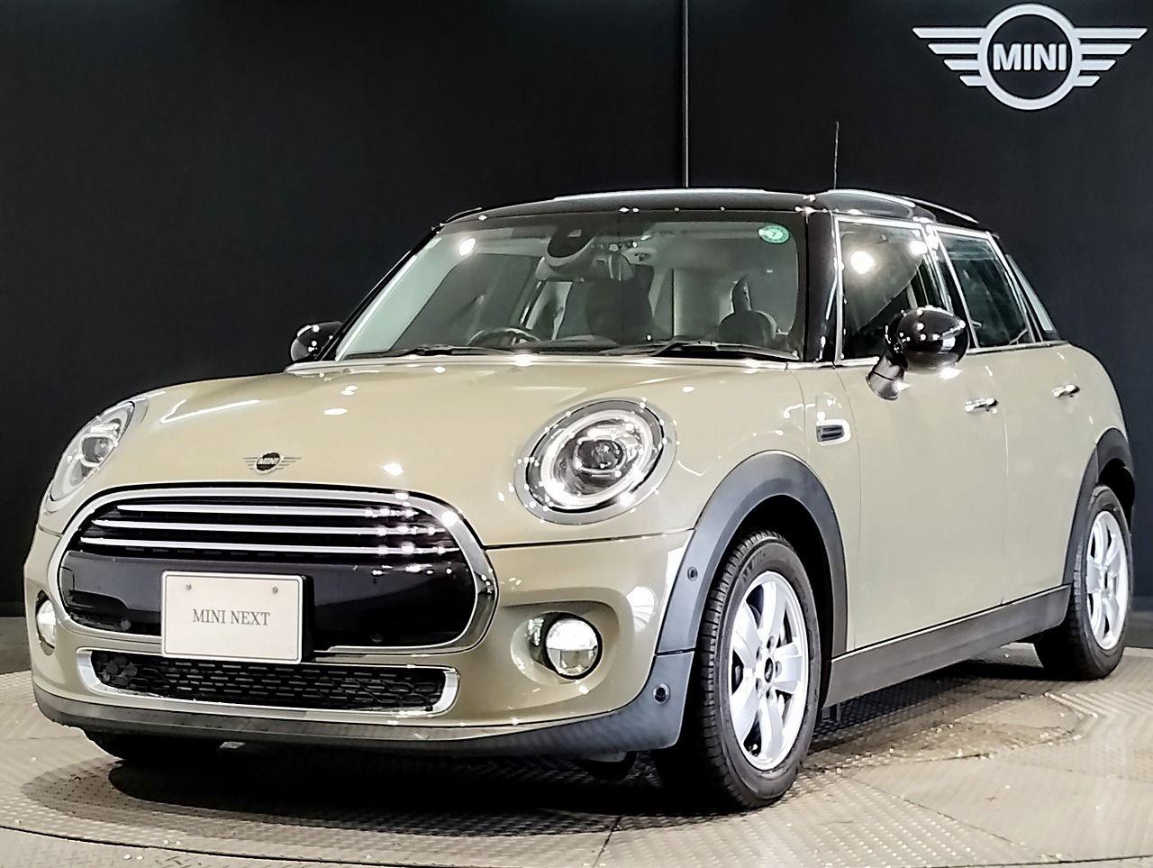 THE NEW MINI COOPER D 5 DOOR.