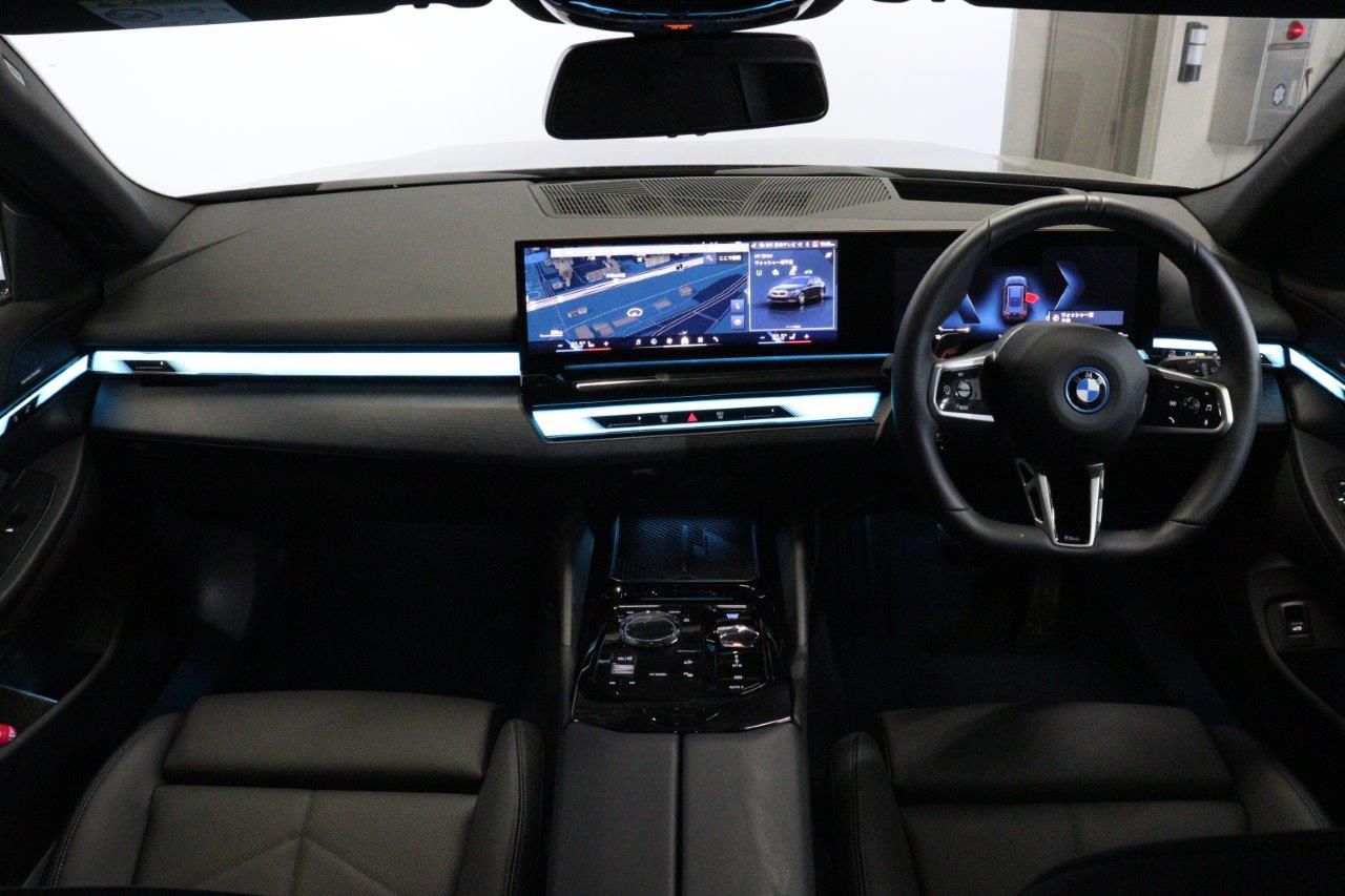 BMW i5 eDrive40 M Sport RHD
