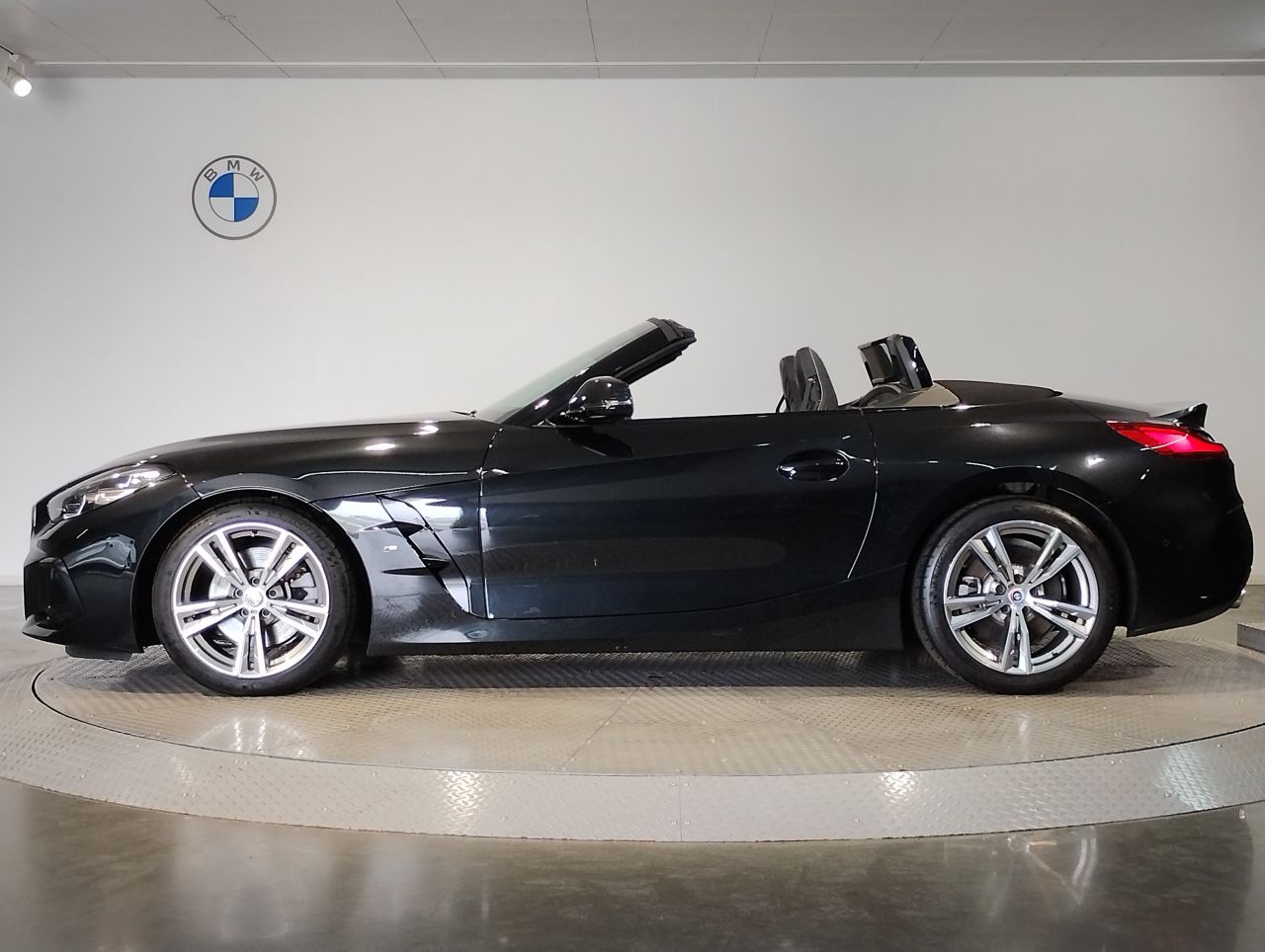 G29 z4 sDrive20i RHD
