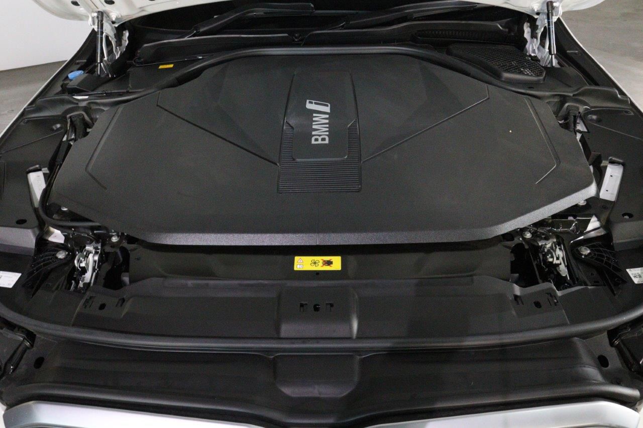 BMW i5 eDrive40 Sedan RHD