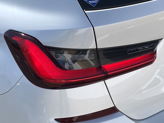G21 320i RHD