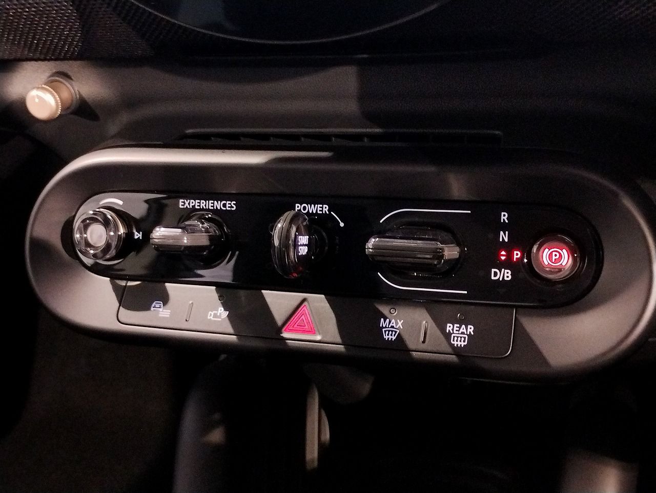 J01 MINI Cooper E