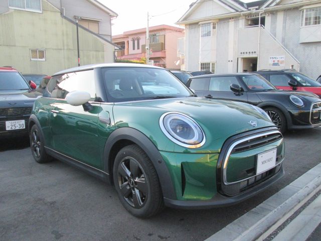 MINI Cooper F56 RHD