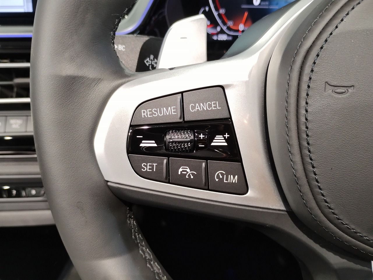 G29 z4 sDrive20i RHD