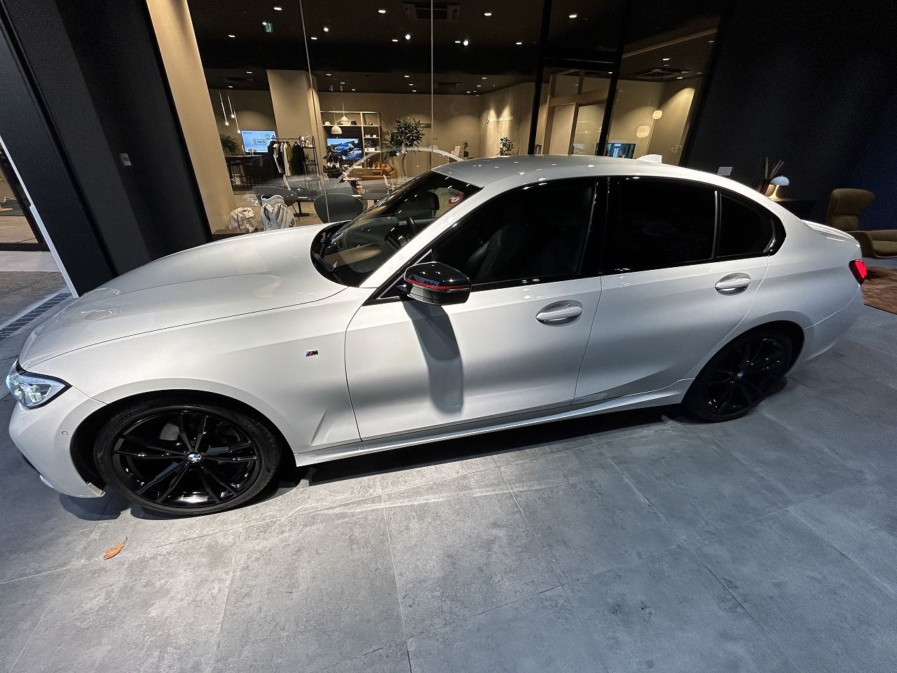 G20 320d xDrive RHD Saloon