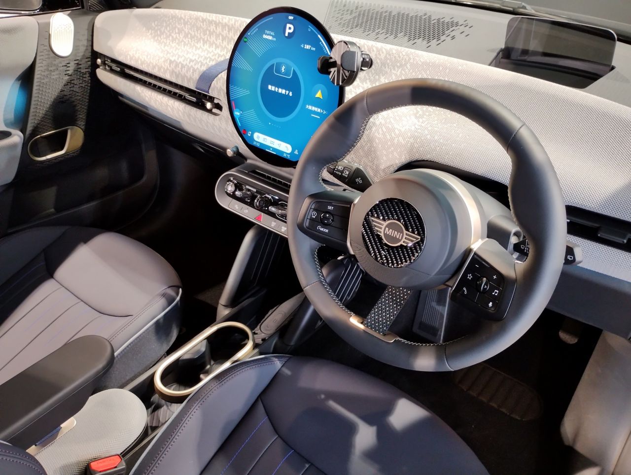 J01 MINI Cooper SE