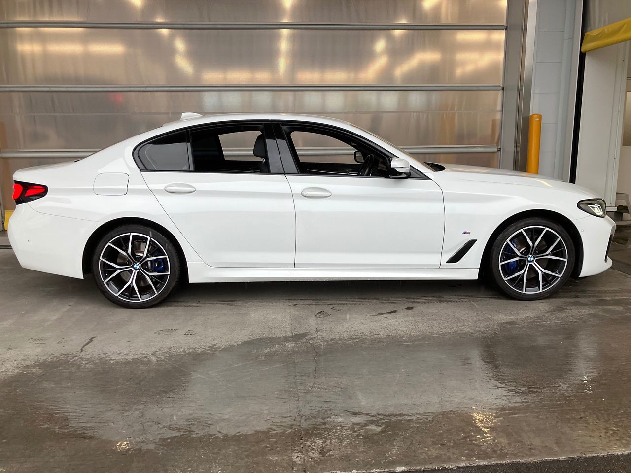 530e Sedan RHD
