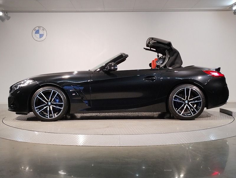 G29 z4 sDrive20i RHD