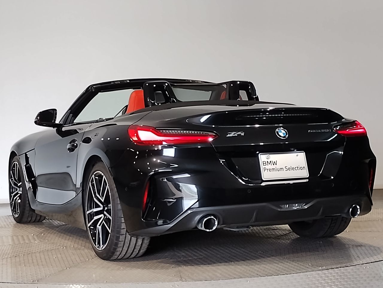 G29 z4 sDrive20i RHD