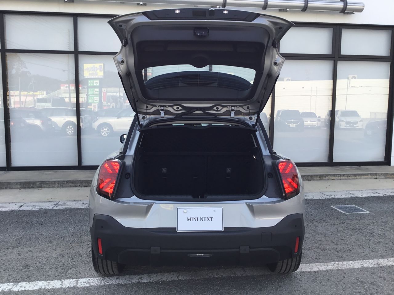 J05 MINI Aceman E