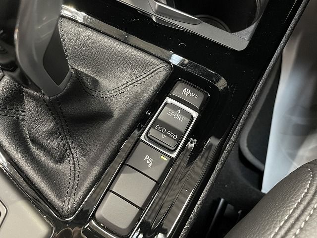 X1 sDrive18i RHD