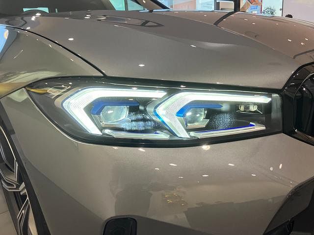 320d xDrive Berline RHD