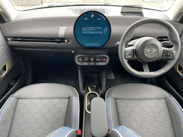J01 MINI Cooper E