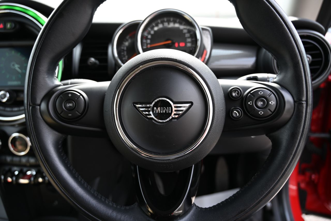 F56 MINI Cooper 3-Door Hatch LCI
