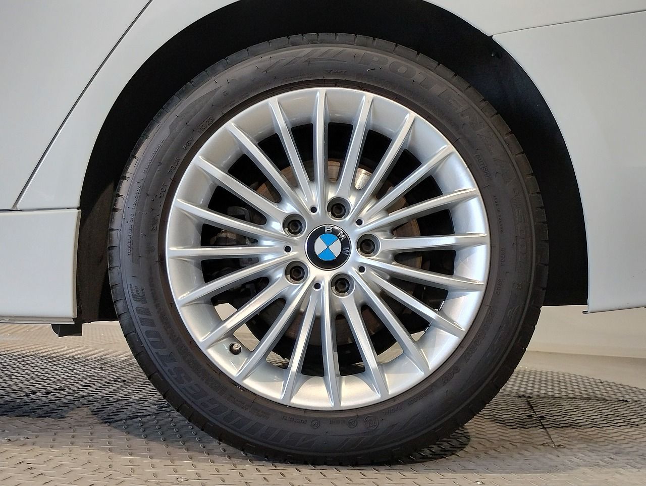 320D SEDAN RHD