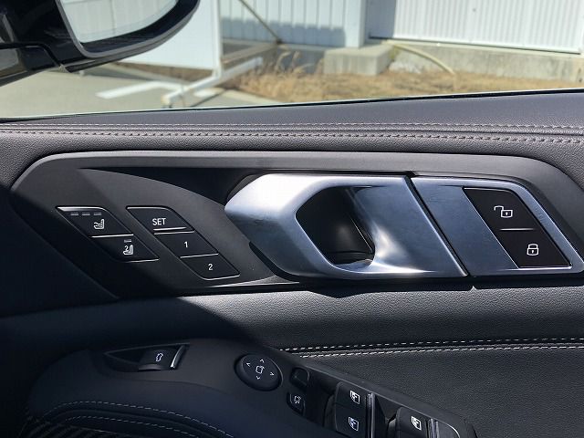 X5 M60i xDrive RHD