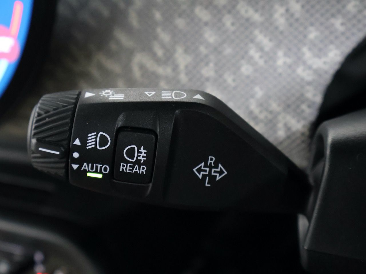J01 MINI Cooper SE