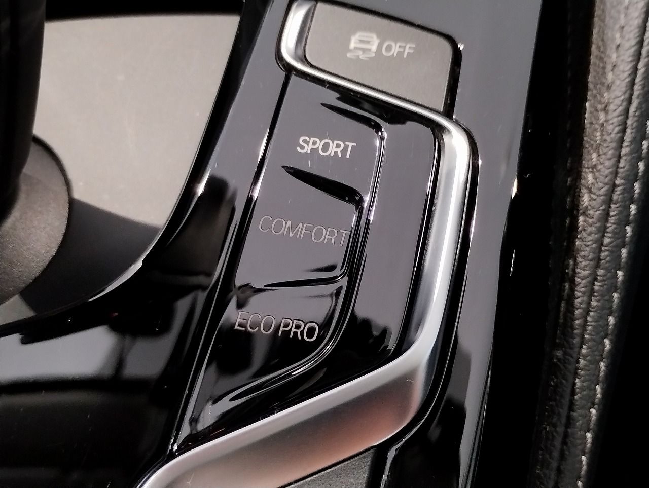 523I