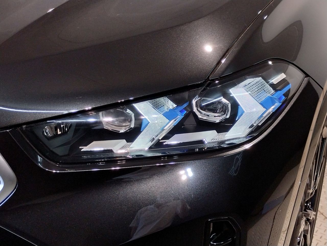X6 M60i xDrive RHD