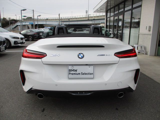 G29 z4 sDrive20i RHD