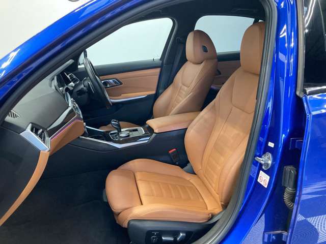 G20 320d xDrive RHD Saloon