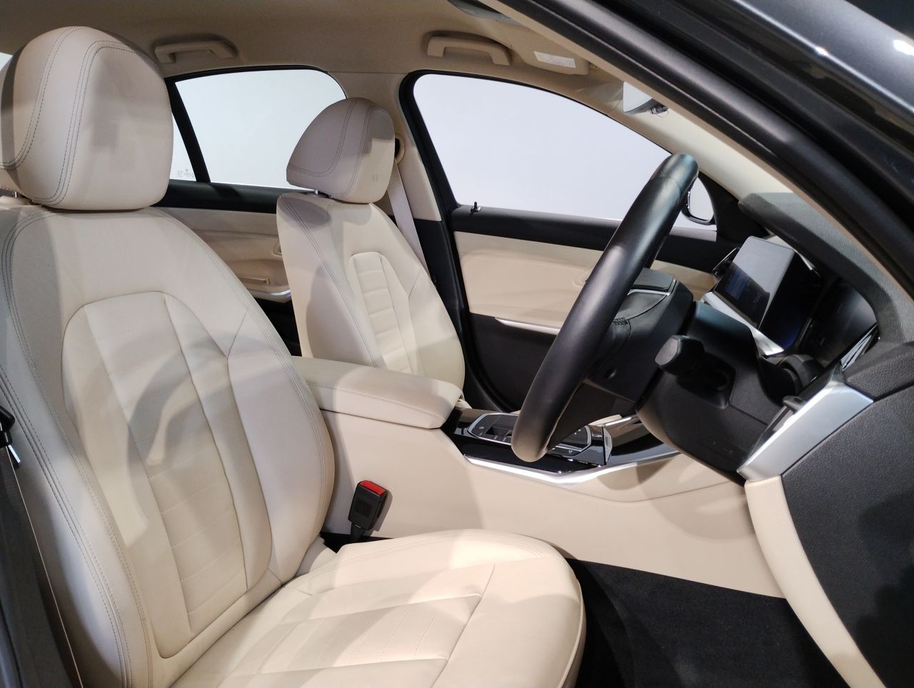 G20 320d xDrive RHD Saloon