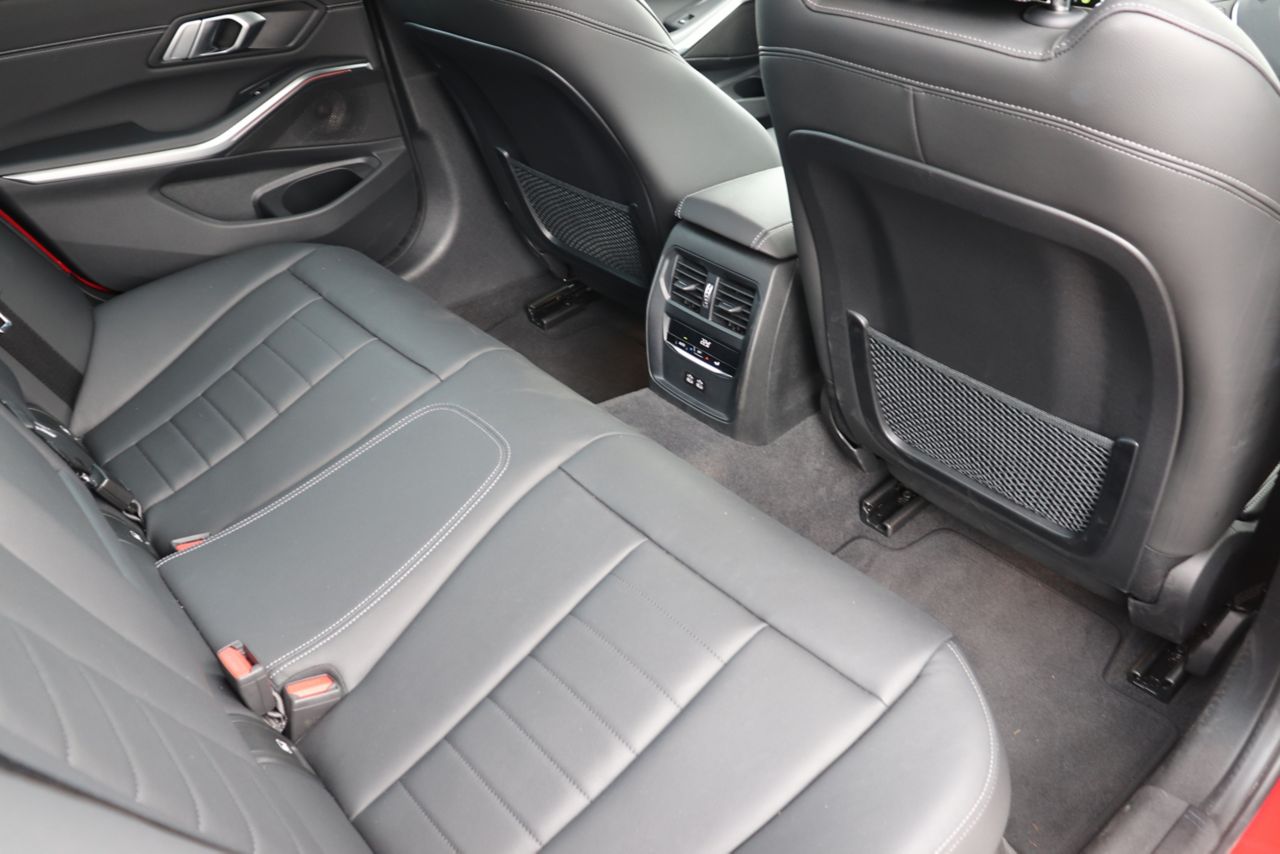 G20 320d xDrive RHD Saloon
