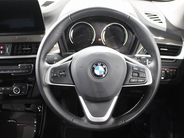 X1 sDrive18i RHD