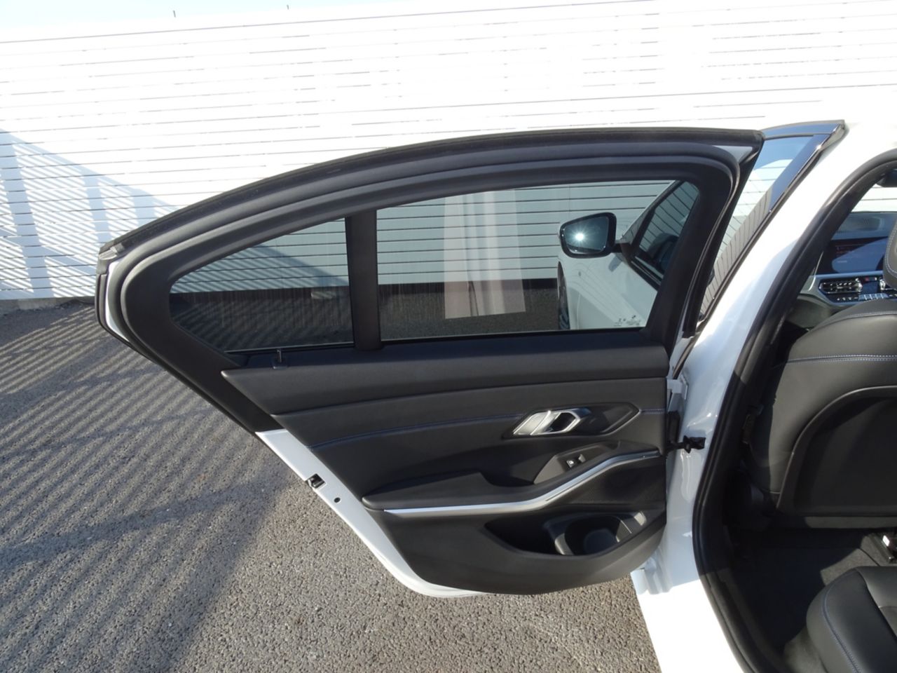 G20 320d xDrive RHD Saloon