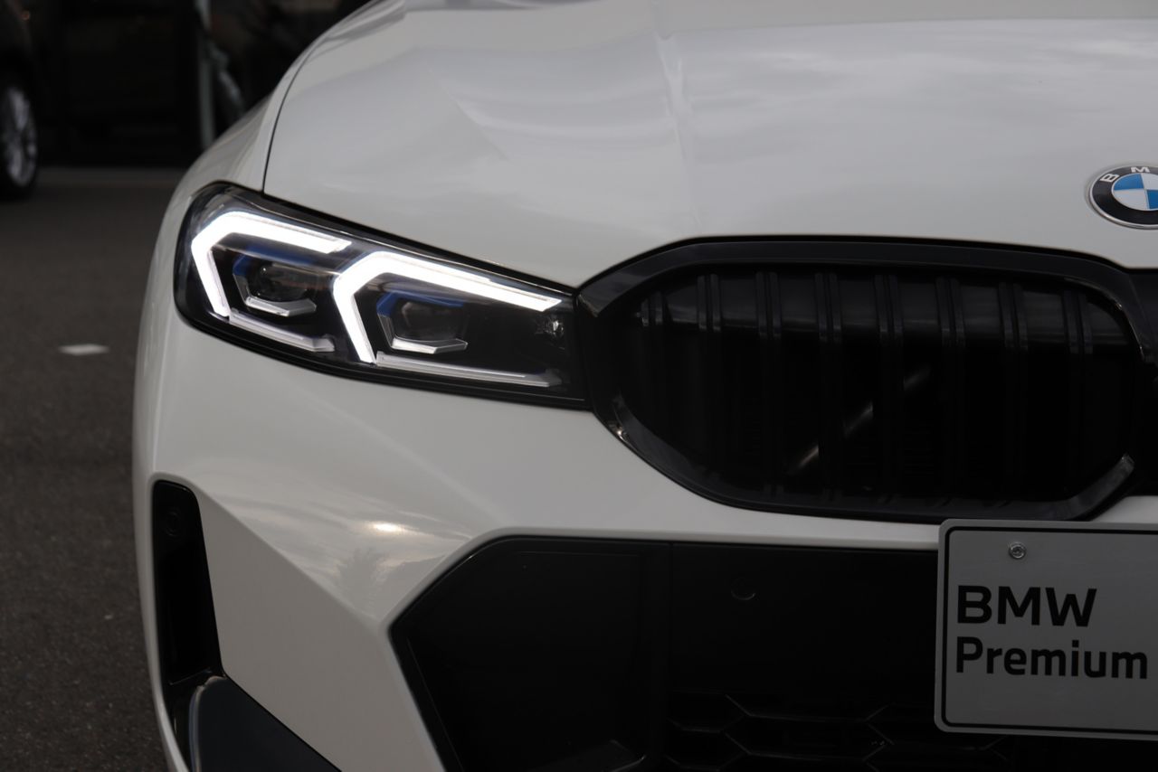 320d xDrive Berline RHD