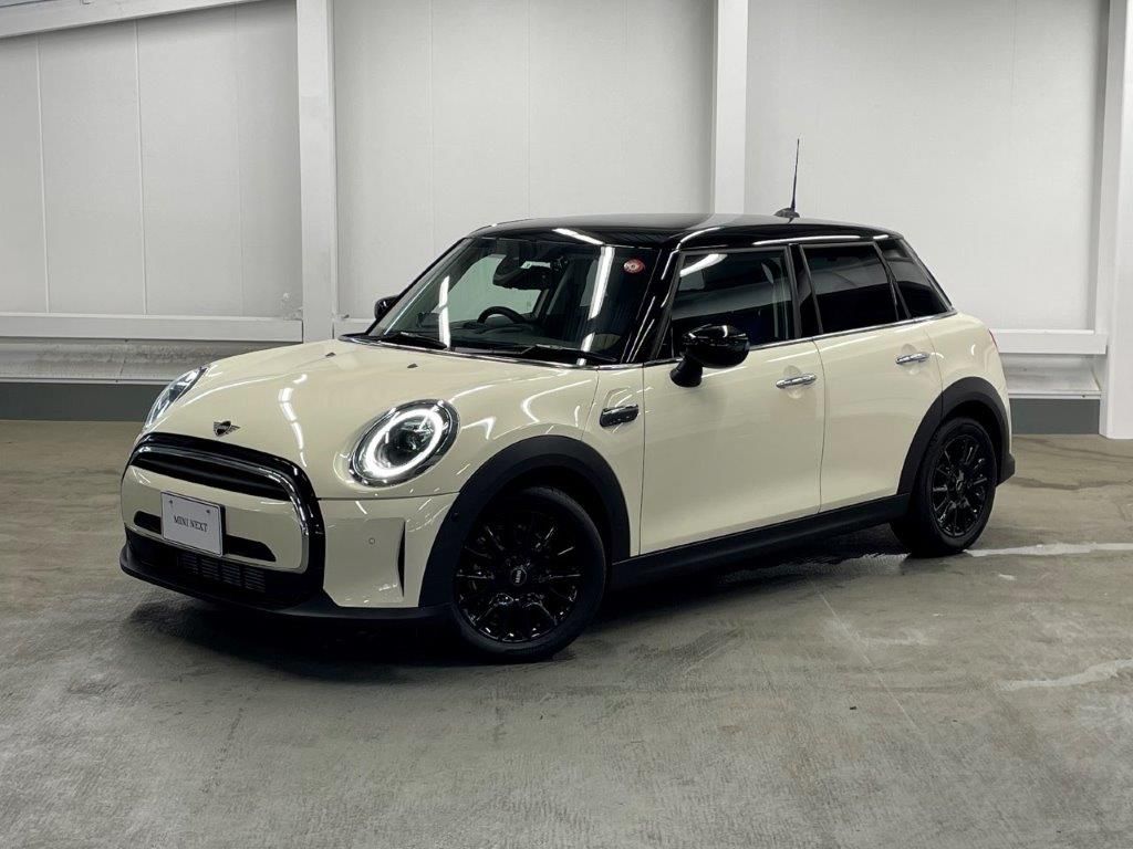 MINI COOPER 5 DOOR.