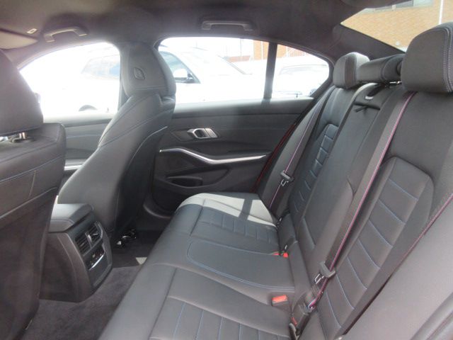 G20 320d xDrive RHD Saloon
