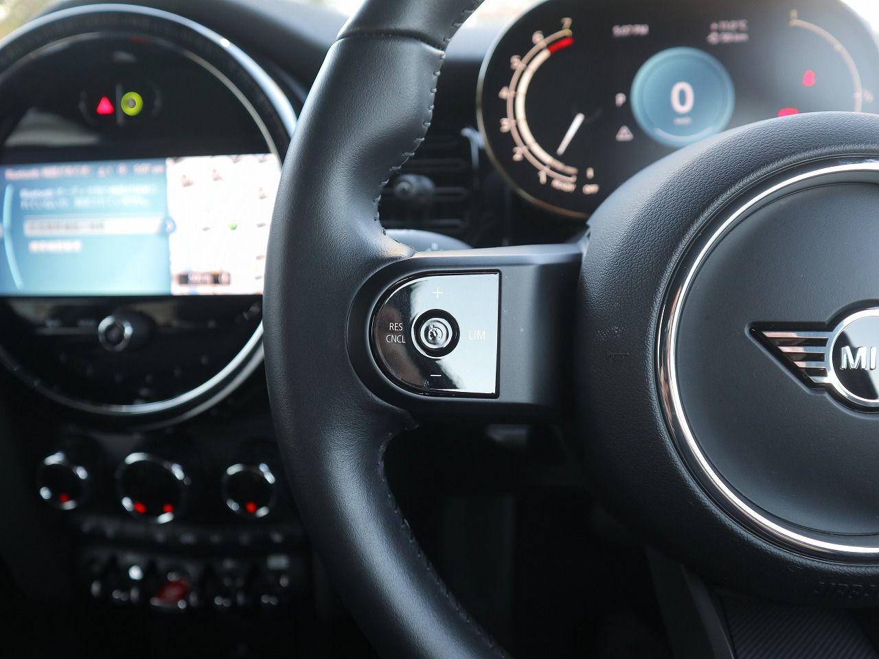 MINI Cooper F56 RHD
