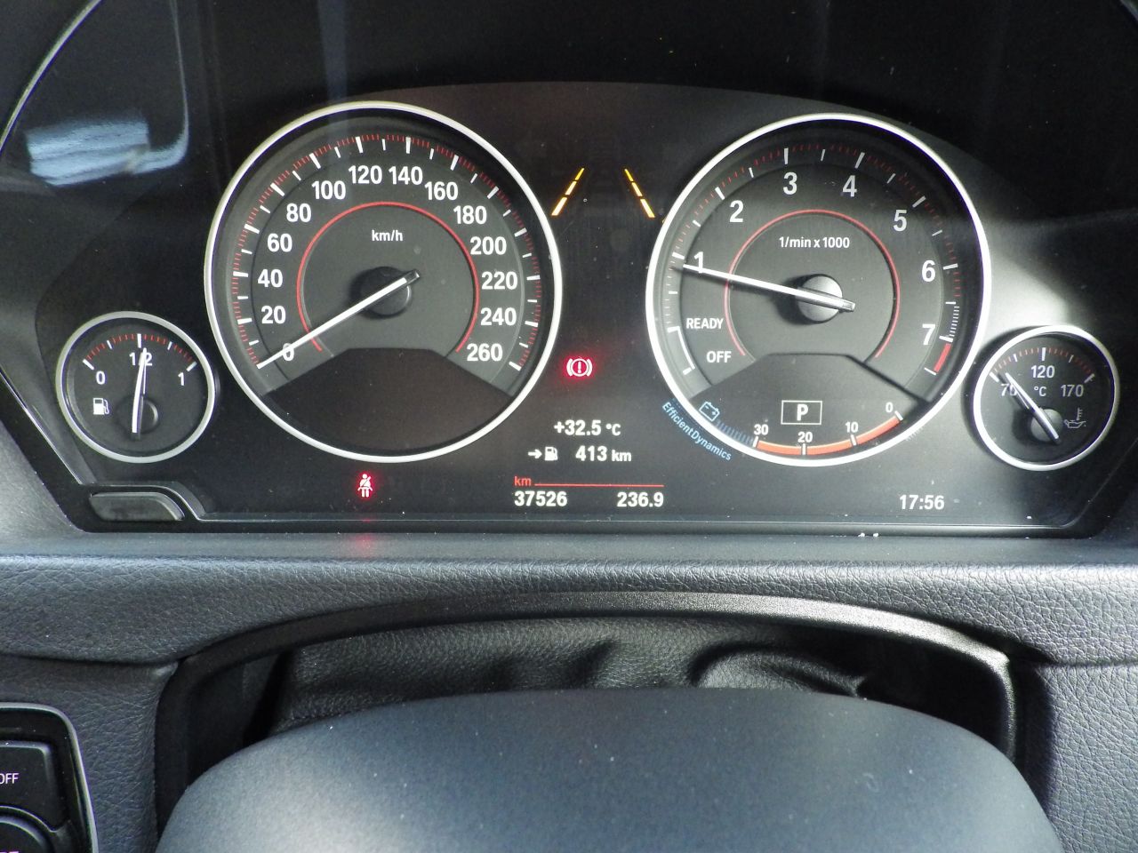 318I SEDAN RHD