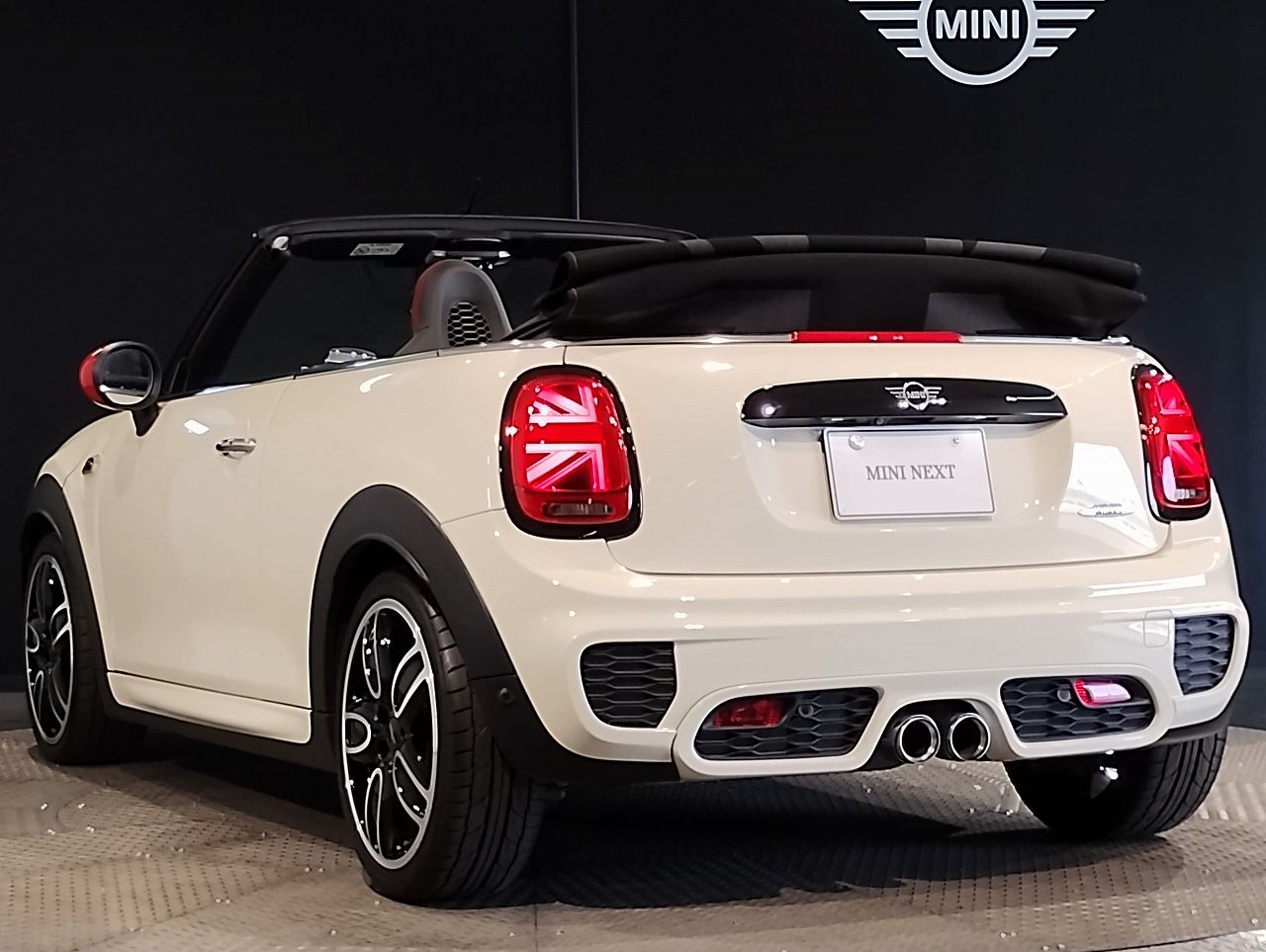 F57 MINI John Cooper Works Convertible LCI