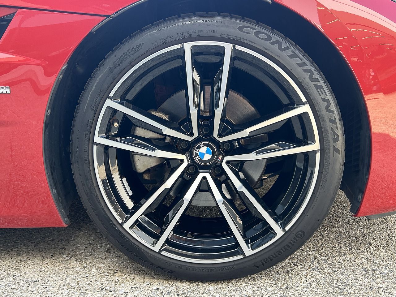 G29 z4 sDrive20i RHD
