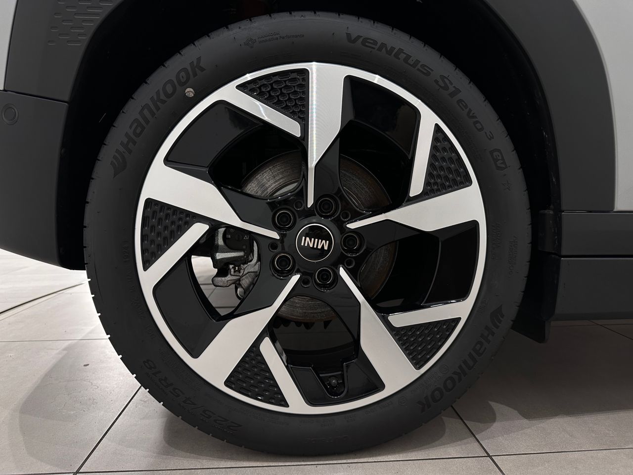 J05 MINI Aceman E