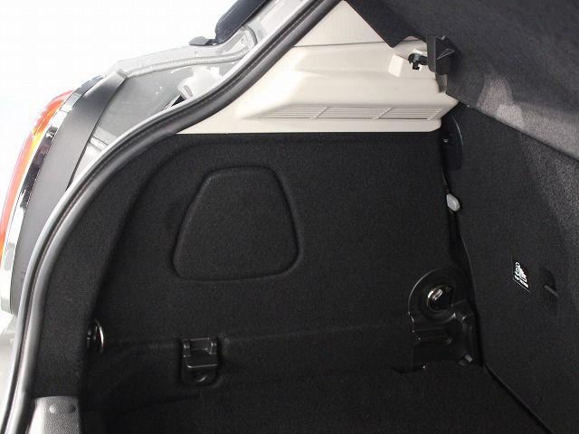 F55 COOPER D (AT)