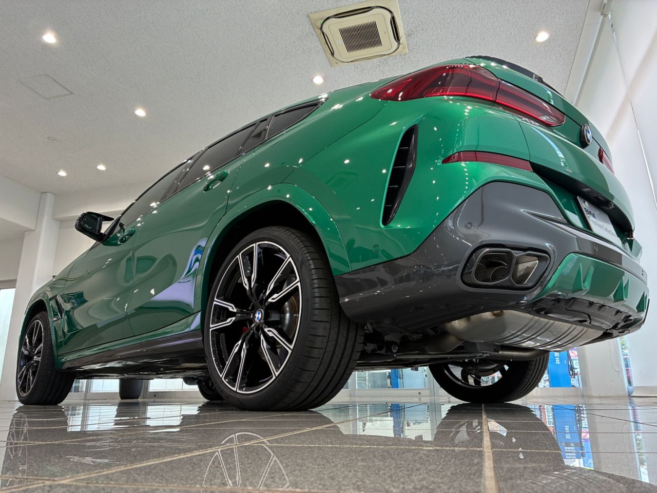 X6 M60i xDrive RHD
