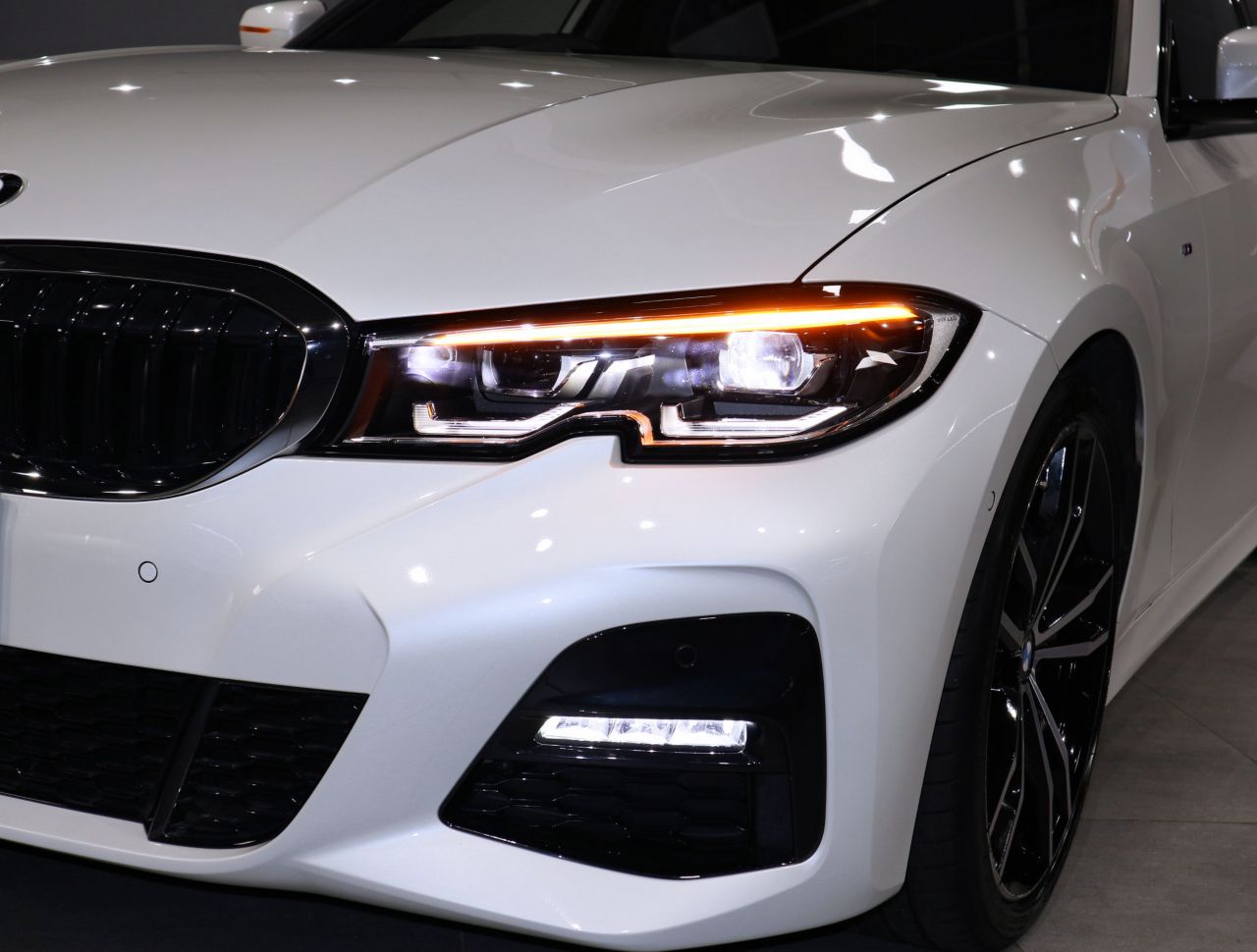 330i Berline RHD