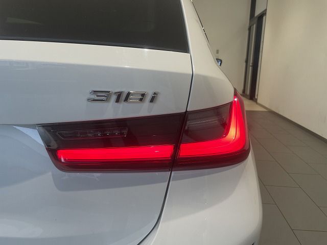 318i Touring RHD